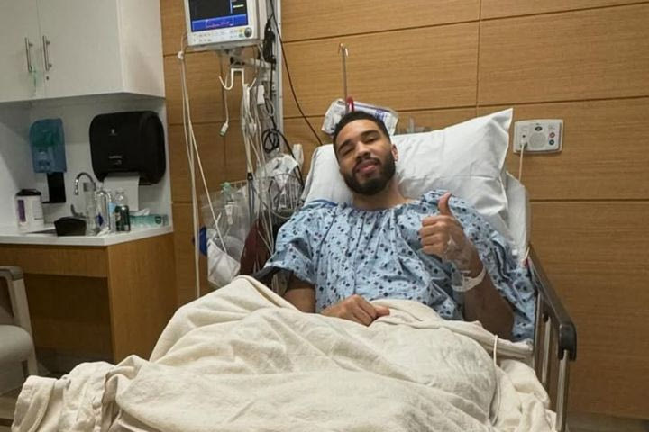 Το μήνυμα του Τέιτουμ μετά το χειρουργείο και το σπαρακτικό τηλεφώνημα στον πατέρα του