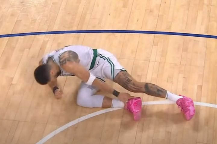 NBA, Σέλτικς: Η στιγμή του τραυματισμού του Τέιτουμ στο Game 4 με τους Νικς
