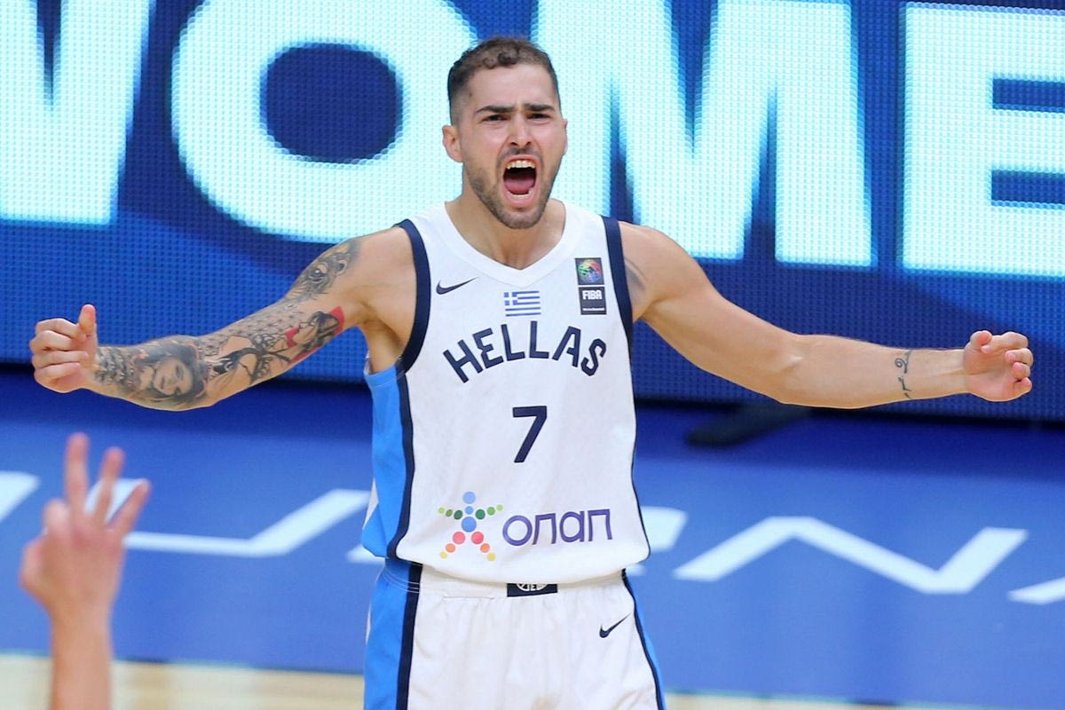 Ο Βασίλης Τολιόπουλος