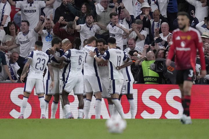 Ο Τζόνσον έκανε το 1-0 της Τότεναμ με προβολή από κοντά στο 42′ του τελικού με την Μάντσεστερ Γιουνάιτεντ