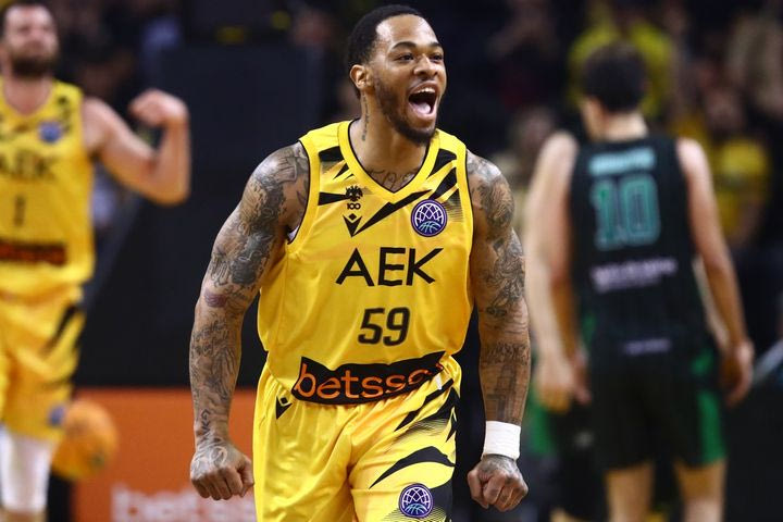 ΑΕΚ Betsson: Τάκερ αντί Μπράις στην εξάδα των ξένων για Ολυμπιακό