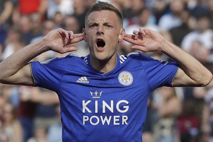 Ανατριχίλα στο “King Power Stadium” στο αντίο του Βάρντι, με αποθέωση από τους οπαδούς της Λέστερ και pasillo από τους συμπαίκτες του