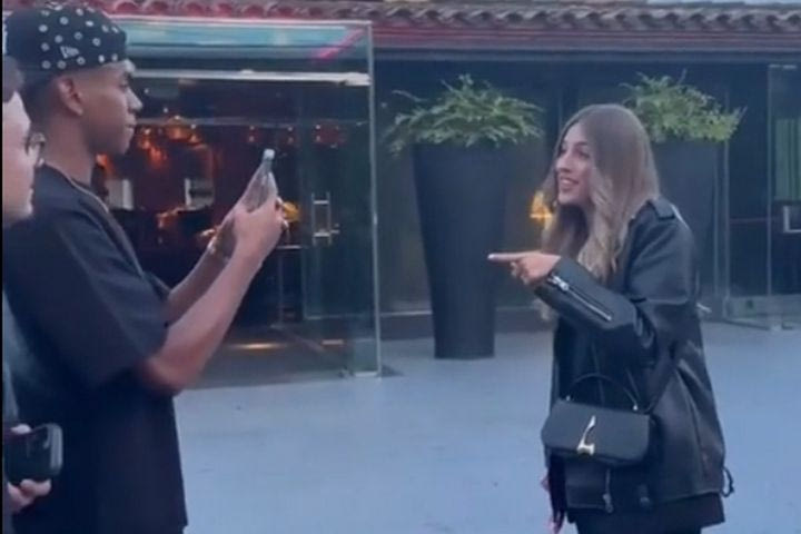 Γιαμάλ: Γκρουπ τουριστριών τού ζήτησε να τις φωτογραφίσει, αγνοώντας ποιος είναι