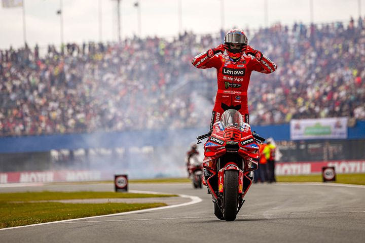 Θρίαμβος του Μαρκ Μάρκεζ στο Άσεν -Πτώση και τραυματισμός για τον αδερφό του, Άλεξ (VIDEO)