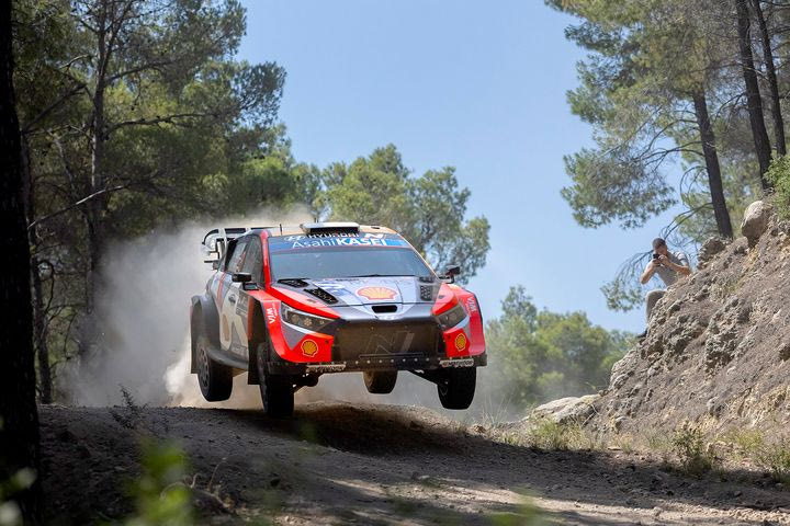 Ανίκητος στα ελληνικά βουνά ο Οττ Τάνακ, κατέκτησε για πρώτη φορά το Ράλλυ Ακρόπολις