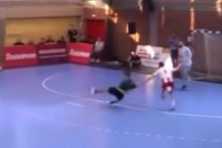 Η ΑΕΚ ανέβασε VIDEO με φάση που διαμαρτύρεται: “Τίποτα παιδιά! Συνεχίζουμε κανονικά”
