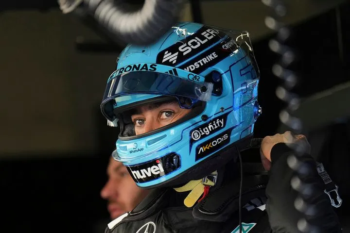 Ράσελ: “Ήταν απόλυτα εσκεμμένο” -Φερστάπεν: “Την επόμενη φορά θα φέρω ένα χαρτομάντηλο”