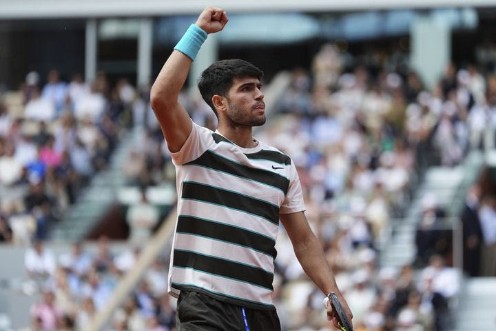 Σίνερ – Αλκαράθ 2-3: Σε επικό τελικό που γράφτηκε στην ιστορία, ο Ισπανός επέστρεψε από το 2-0 και κατέκτησε το Roland Garros κάνοντας το back to back