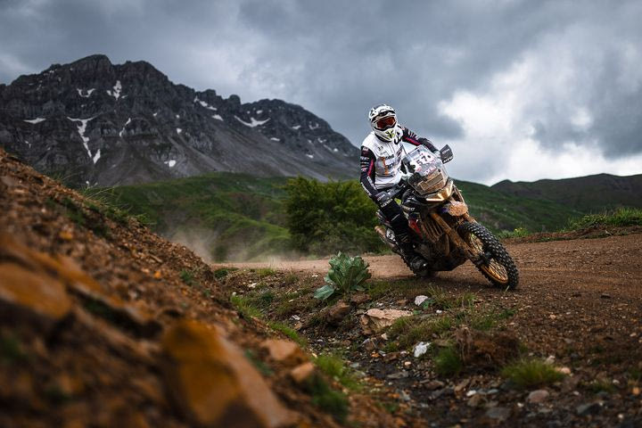 Η Aprilia Tuareg Racing έγραψε ιστορία στο Hellas Rally Raid -Νίκη και χατ-τρικ στην κατηγορία M5