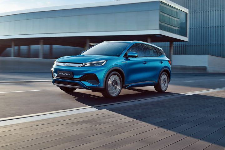 Νέο BYD Αtto 3 2025: Το best seller ηλεκτρικό SUV ανανεώνεται στα σημεία και συνεχίζει ακάθεκτο