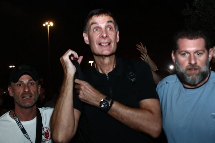 Παράκρουση των οπαδών του Ολυμπιακού για τον Μπαρτζώκα: “Γιώργο, ψυχάρα, Ολυμπιακάρα”
