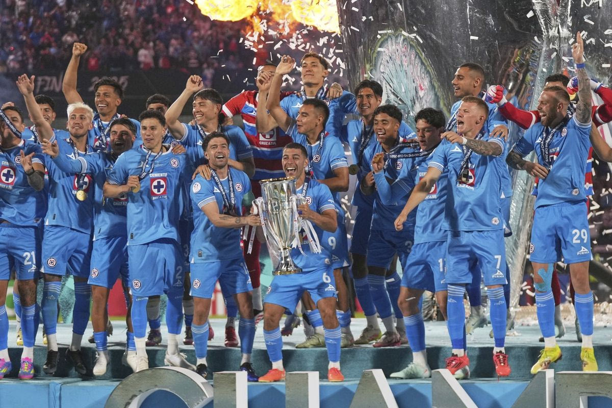 Η απονομή του Κυπέλλου Πρωταθλητριών CONCACAF