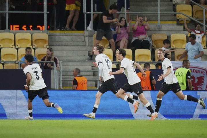 Euro Κ21: Η Γαλλία έκανε την ανατροπή μέσα σε 100” κόντρα στη Δανία και προκρίθηκε στους 4, η Ιταλία του Πιρόλα αποκλείστηκε από τη Γερμανία στην παράταση