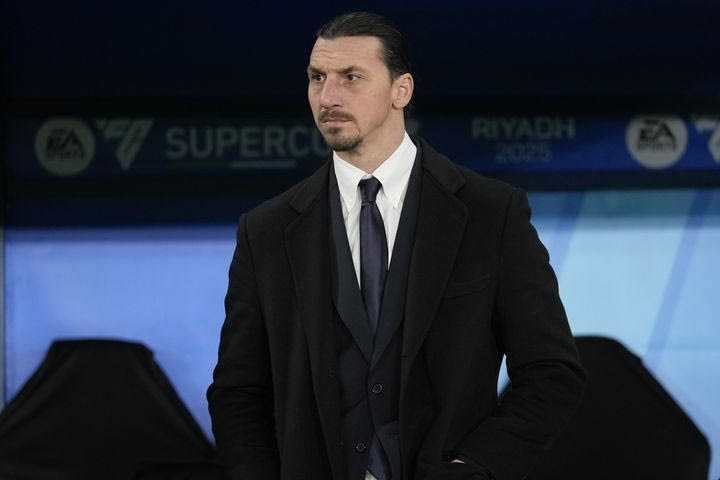 Ιμπραχίμοβιτς: “Ο Μέσι είναι περιτριγυρισμένος απ’ αυτούς που τρέχουν σαν να κουβαλούν σακούλες με τσιμέντο”