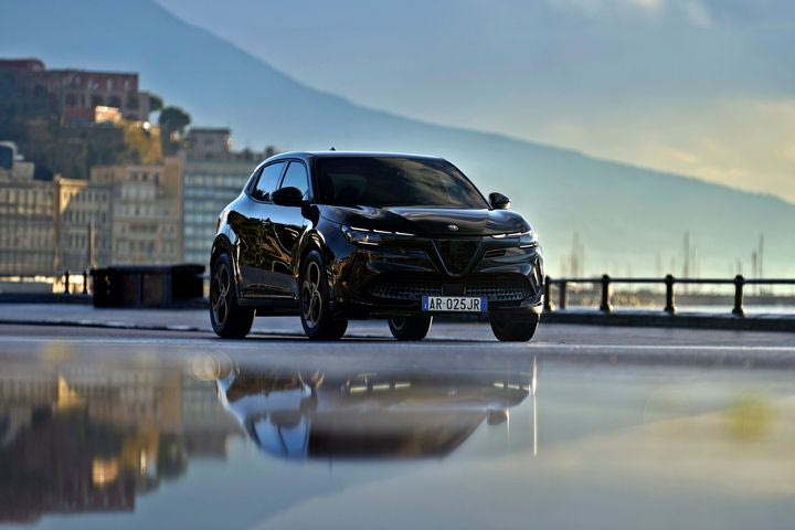 Νέα έκδοση και τιμή για το SUV της Alfa Romeo- Με την Junior Intensa προσελκύονται οι παραδοσιακοί οπαδοί της μάρκας