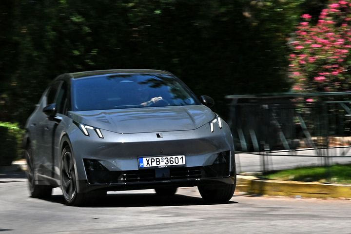 Δοκιμάζουμε το Lynk & Co 02, το εναλλακτικό ηλεκτρικό Coupe-SUV των 272 ίππων