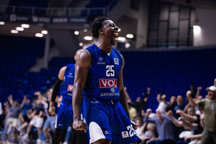 ABA Liga: Ο Ράιτ ξέρανε τον Ερυθρό Αστέρα με απίθανο buzzer-beater, η Μπούντουτσνοστ στους τελικούς κόντρα στην Παρτίζαν