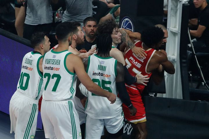 Ο Κώστας Παπανικολάου στο SPORT24 για τη φάση με Φουρνιέ-Ναν: “Ο ΜακΚίσικ έπιασε τον Εβάν και δεν μπορούσε να κουνηθεί”