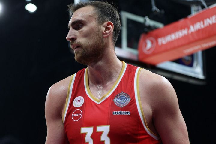 Νίκολα Μιλουτίνοβ: Αυτά είναι τα δεδομένα για τον Σέρβο σέντερ