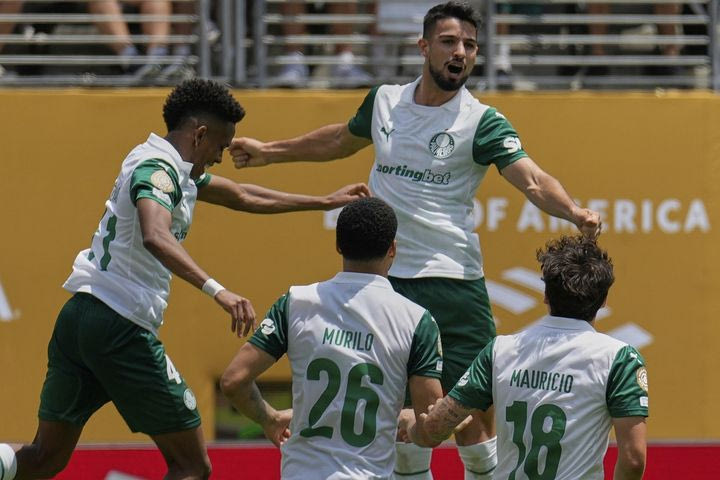 Παλμέιρας – Αλ Αχλί 2-0: Οι Βραζιλιάνοι έκαναν το βήμα προς τα νοκ-άουτ