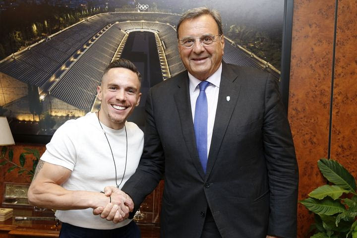 Koύβελος σε Πετρούνια: “Είσαι πρότυπο για όλα τα παιδιά”