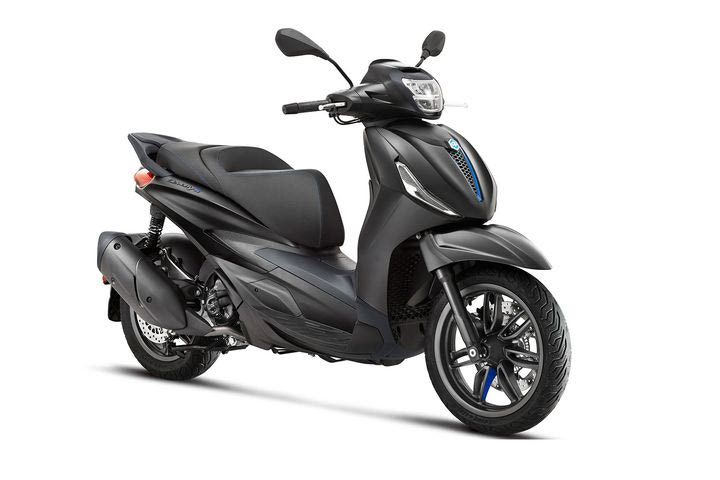 Νέες μειωμένες τιμές για τα σκούτερ μεγάλων τροχών της Piaggio