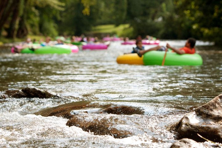River tubing με την παρέα: Το πιο fun καλοκαιρινό activity που δεν ήξερες