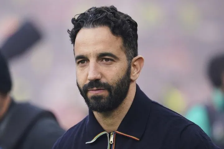 Αμορίμ μετά τη νίκη επί της Λίβερπουλ: “Όλοι έλεγαν ότι δεν θα βγάλω τα Χριστούγεννα στη Μάντσεστερ Γιουνάιτεντ”