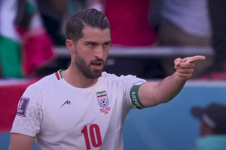 Ο Ανσαριφάρντ με τη φανέλα του Ιράν