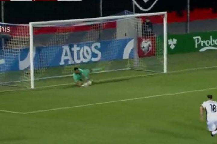 Ο Στρακόσα έπιασε πέναλτι στο Λετονία – Αλβανία