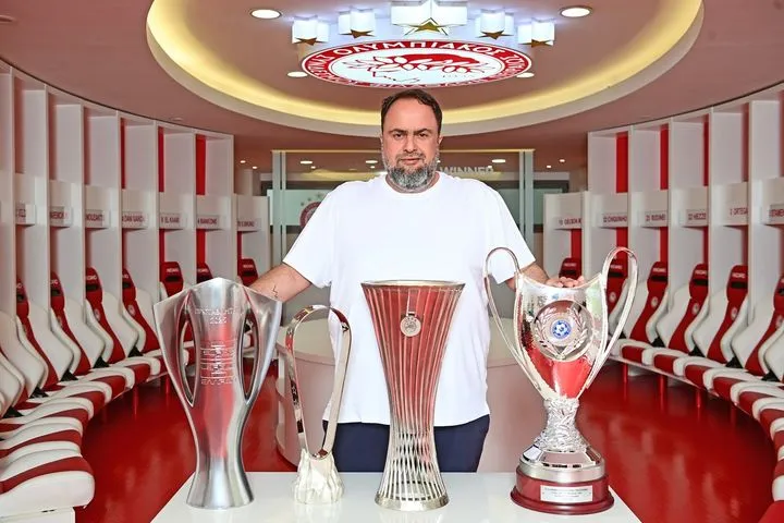 Ολυμπιακός: Η AS έκανε αφιέρωμα στα 15 χρόνια παρουσίας του Μαρινάκη στην ιδιοκτησία των ερυθρόλευκων