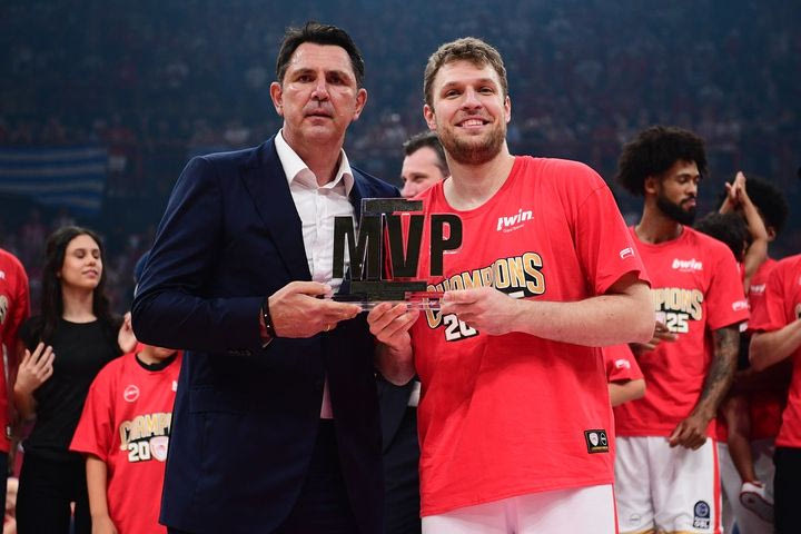 Stoiximan GBL: MVP των τελικών ο Σάσα Βεζένκοβ
