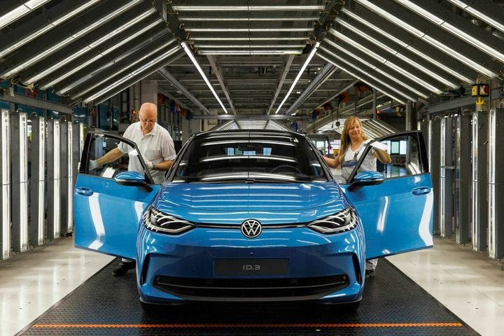 “Τρένο” πάει η παραγωγή των ηλεκτρικών της Volkswagen- Ποιο είναι το εργοστάσιο που παράγει πέντε μοντέλα