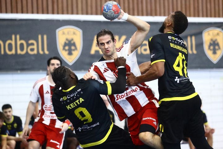 Ολυμπιακός – ΑΕΚ: Πού θα δείτε τον τελικό Σούπερ Καπ χάντμπολ ανδρών