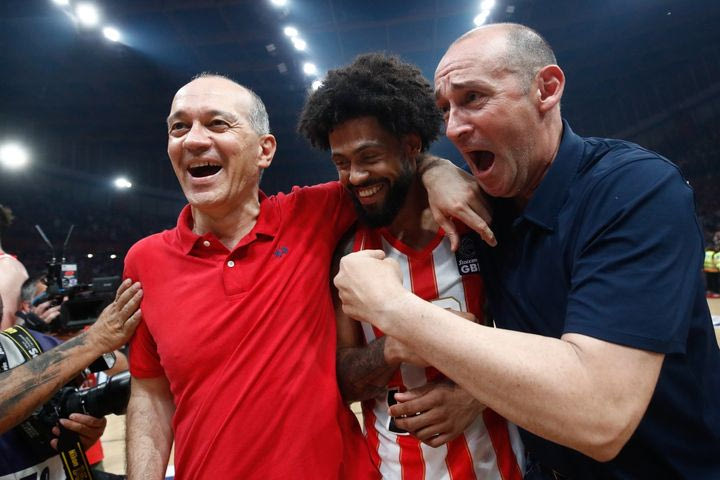 Ολυμπιακός: Έτσι πανηγύρισαν το πρωτάθλημα ο Παναγιώτης και ο Γιώργος Αγγελόπουλος