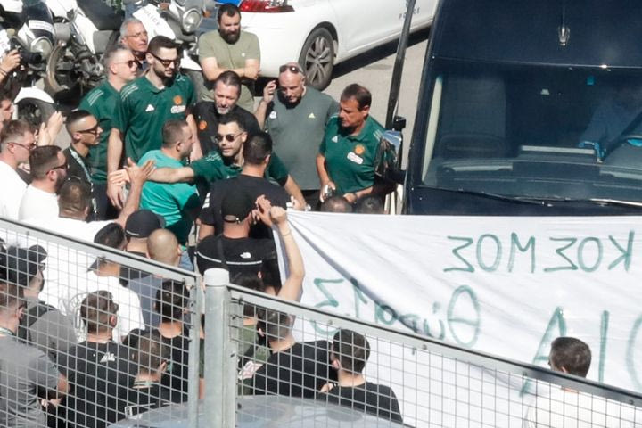 Αταμάν, Σλούκας, Παπαπέτρου, Σερέλης και Κοντός παρουσίαστηκαν στον Αθλητικό Δικαστή: Φίλαθλοι του Παναθηναϊκού τους περίμεναν για να τους εμψυχώσουν