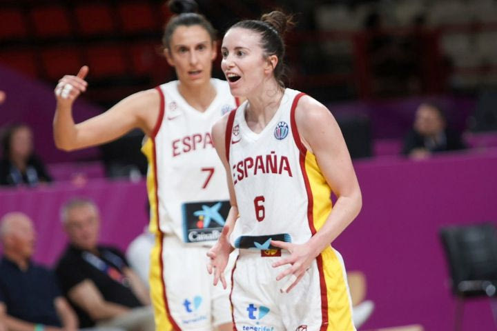 Ισπανία – Τσεχία 88-81: Καρέρα και Αγιούσο οδήγησαν την ρόχα σε ανατροπή από το-14 και στα ημιτελικά του EuroBasket Women 2025