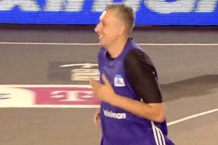 Aποθέωση για Διαμαντίδη, Πρίντεζη, Παπαλουκά, Καραγκούνη και Φασούλα στη Σύρο