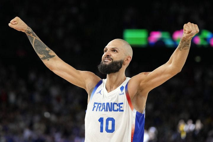 Το μήνυμα του Φουρνιέ στην Εθνική Γυναικών Γαλλίας: “Να προσέχετε τον εξοπλισμό του ΣΕΦ”