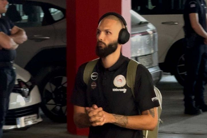 Ολυμπιακός – Παναθηναϊκός AKTOR: Η άφιξη των ερυθρολεύκων στο ΣΕΦ για το Game 4