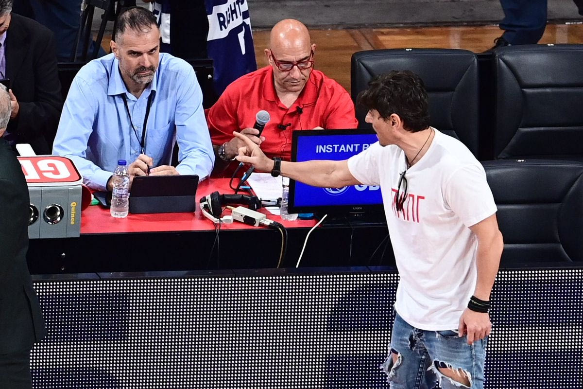 Ο Δημήτρης Γιαννακόπουλος στη γραμματεία