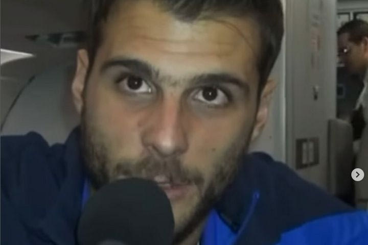 Εθνική Ελλάδας: Το μυθικό VIDEO μετά την πρόκριση στους 16 του Μουντιάλ με τον Καρνέζη σε ρόλο ρεπόρτερ
