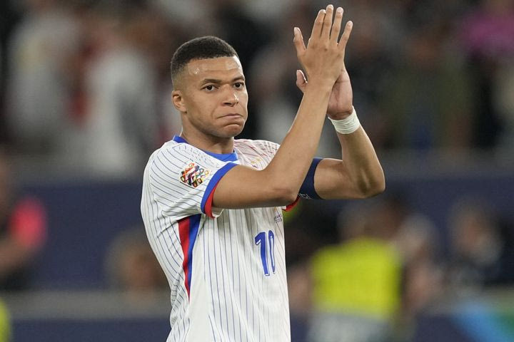 Εμπαπέ: “Χάρηκα που πήρε η Παρί το Champions League, νομίζω ότι το άξιζαν”