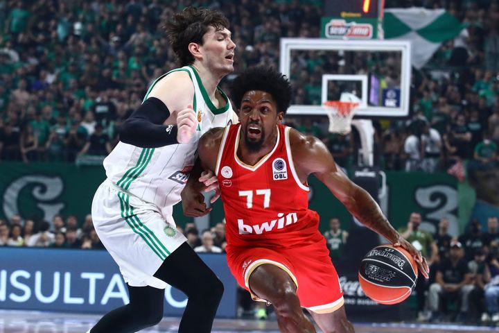 Τα highlights από το χαοτικό ντέρμπι του ΟΑΚΑ και τη νίκη του Ολυμπιακού επί του Παναθηναϊκού