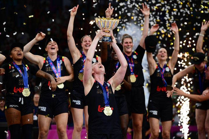 EuroBasket Γυναικών: Η απονομή του τροπαίου στο Βέλγιο στο ΣΕΦ