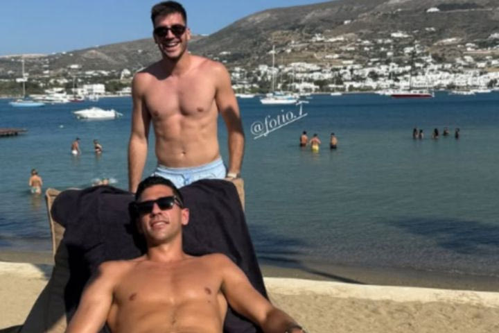 Ιωαννίδης και Μπακασέτας ψήφισαν την Πάρο για καλοκαιρινές διακοπές