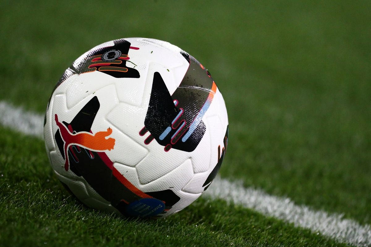 Η μπάλα της Super League