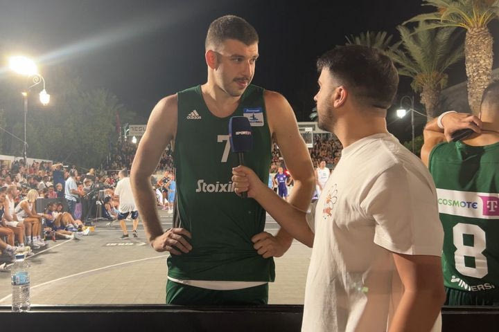 Ο Νίκος Ρογκαβόπουλος στο SPORT24: “Δεν θέλω να μιλήσω ούτε για ομάδες, ούτε για τίποτα άλλο”