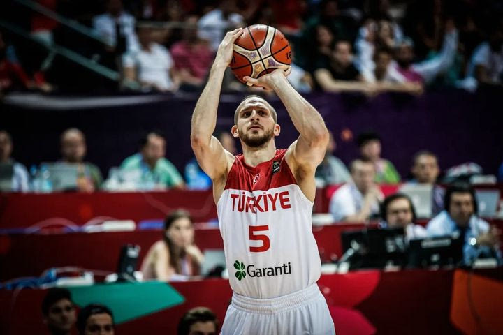 Ο Σινάν Γκιουλέρ βρήκε δουλειά σε ομάδα-έκπληξη