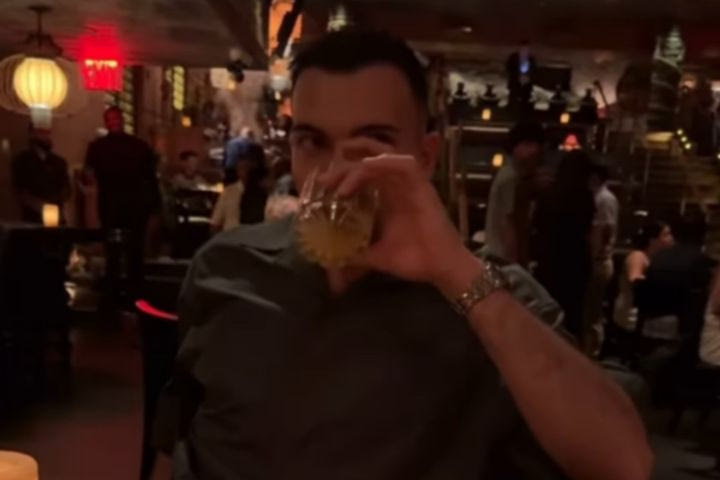 Σούσι και Νέα Υόρκη για τον Κώστα Σλούκα και τη Μαρία Δαρσινού